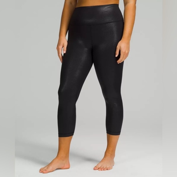 NWOT LULULEMON ALIGN High-Rise Crop 21โ, Black Shine
(Size 2) - Picture 2 of 5